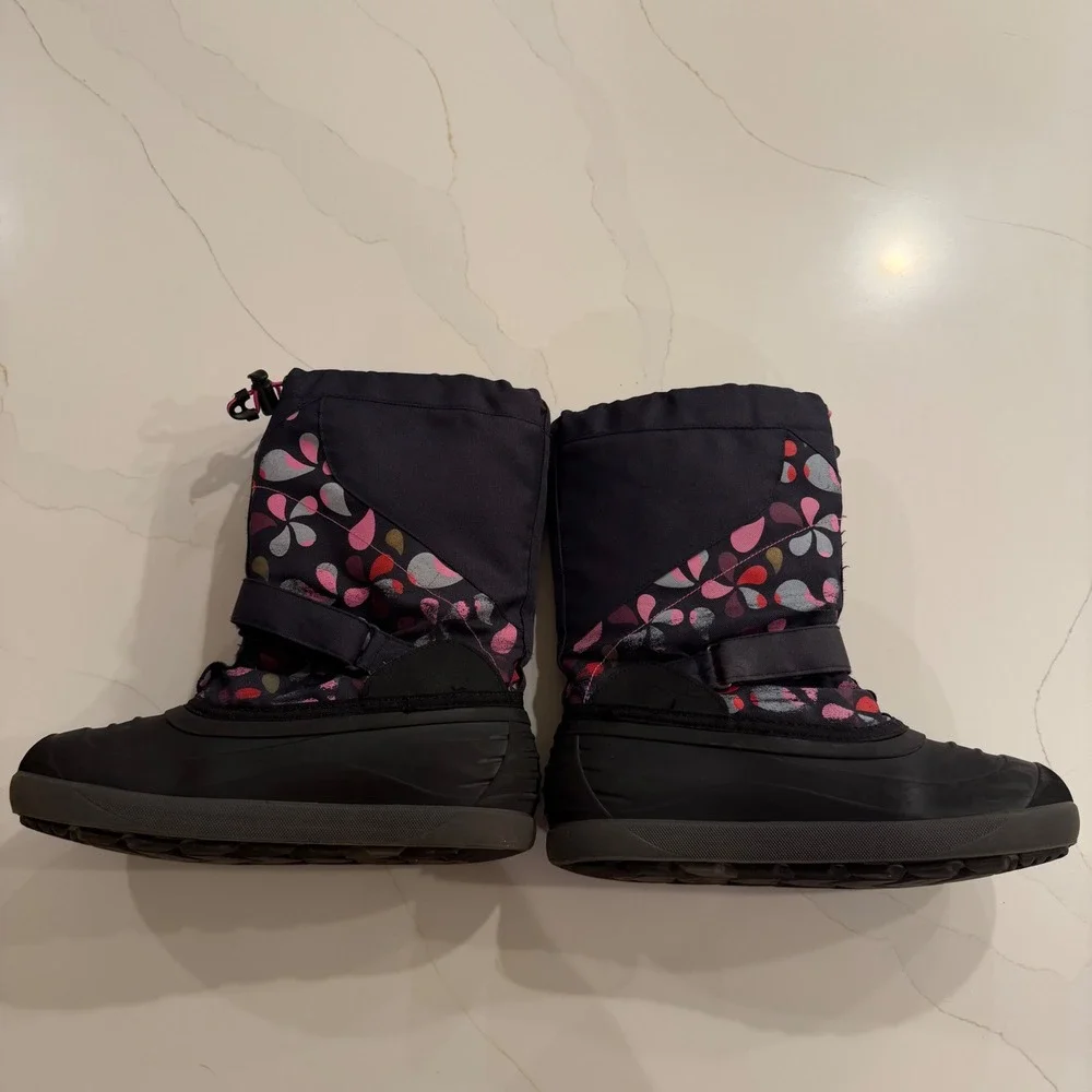 Kamik Girls Black Pink Floral Waterproof Insulated Winter Snow Boots‎ Size 7